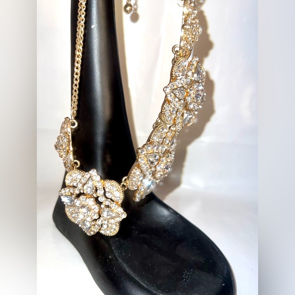 Gold Rhinestone Statement Necklace - Picture 2 of 6